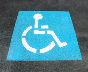 Markierung eines Behindertenparkplates